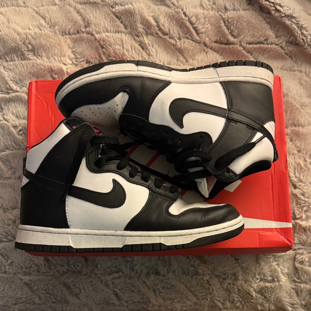 Nike Dunk High Pandas